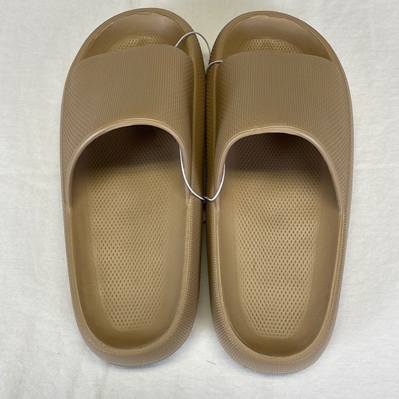 Udtune Non Slip Lightweight Slides Unisex Bathroom Shoes, mens size 9-10 - Picture 1 of 12